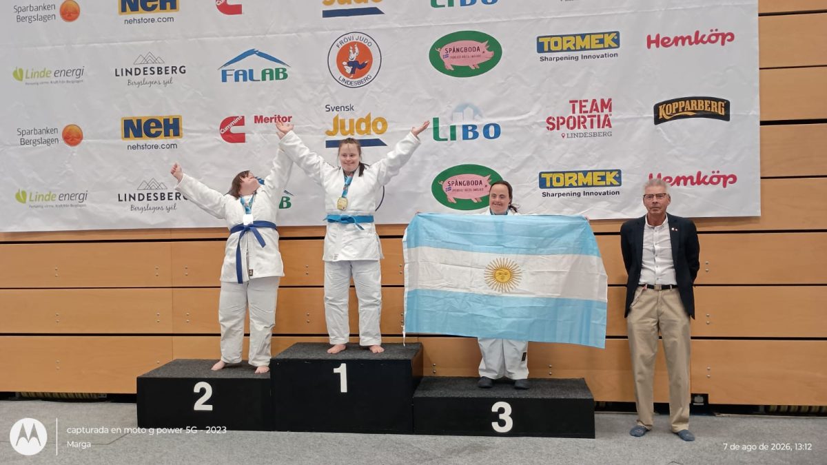CYNTHIA GANA MEDALLA DE BRONCE EN MUNDIAL!!